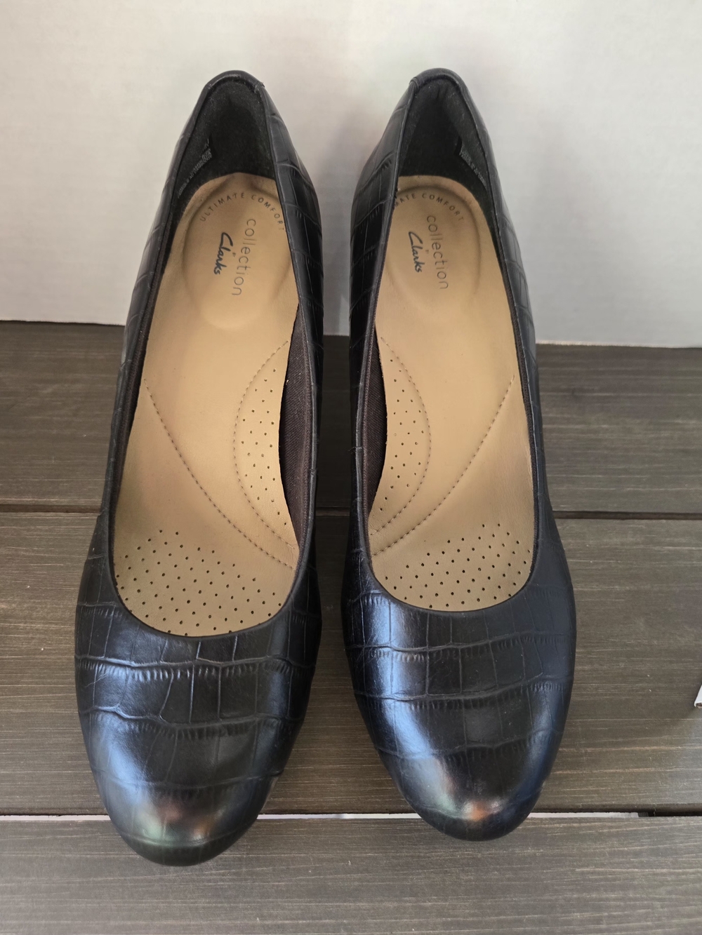 Clarks Collection Adriel Viola Black Croc Embossed Leather Pumps - Size 7.5